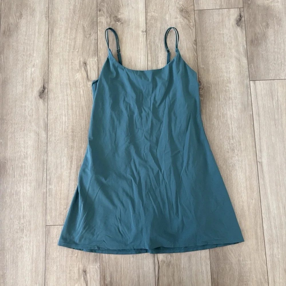 Abercrombie & Fitch The Traveller Mini Active Dress in Green Size Medium